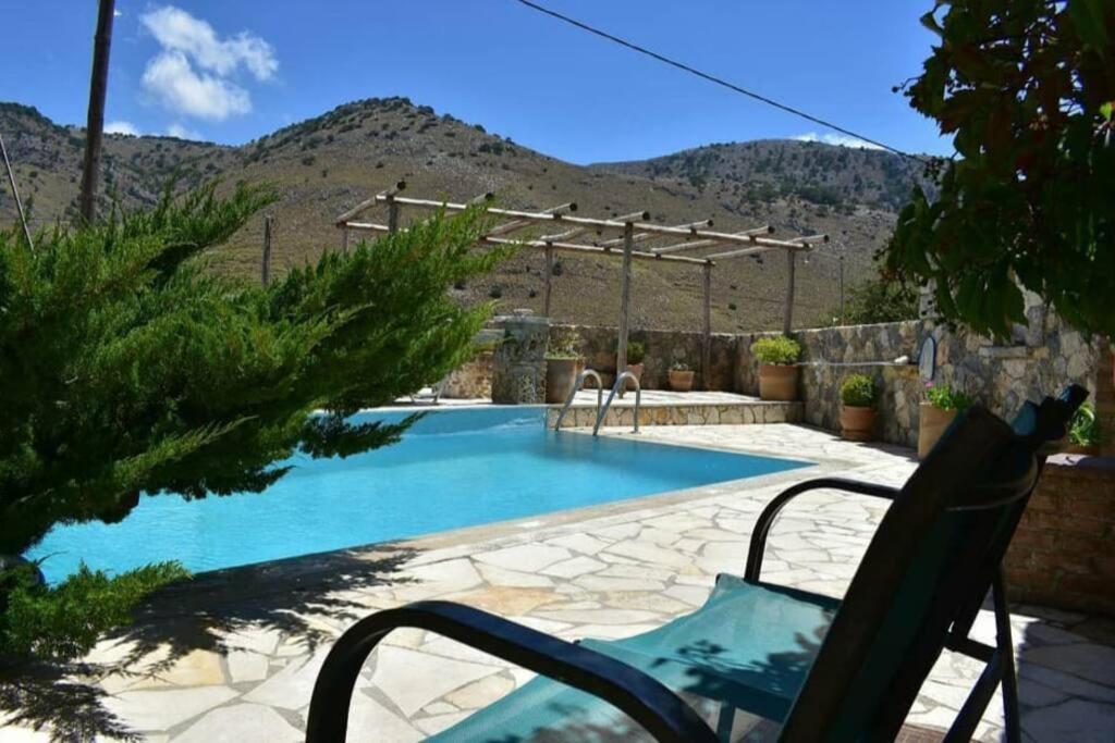 Traditional Villa With Pool In Sfakia Imbros Eksteriør billede